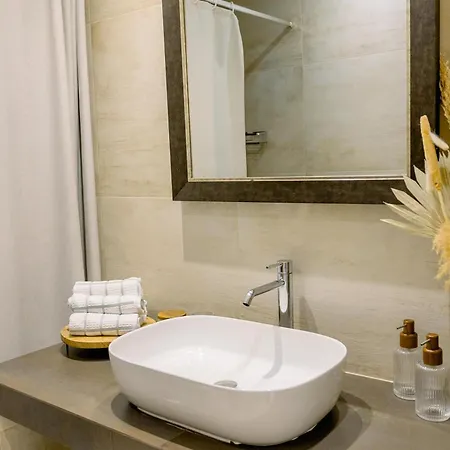 Eutuxia Apartament *