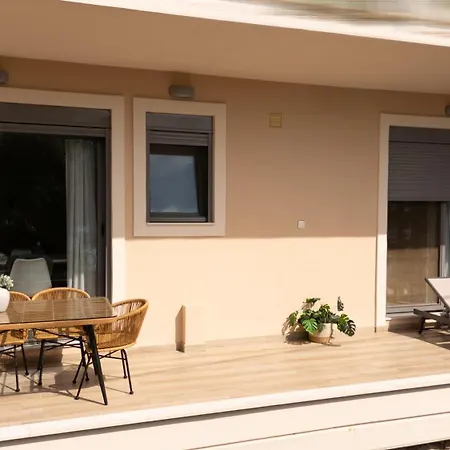 Eutuxia Apartman Andíkira